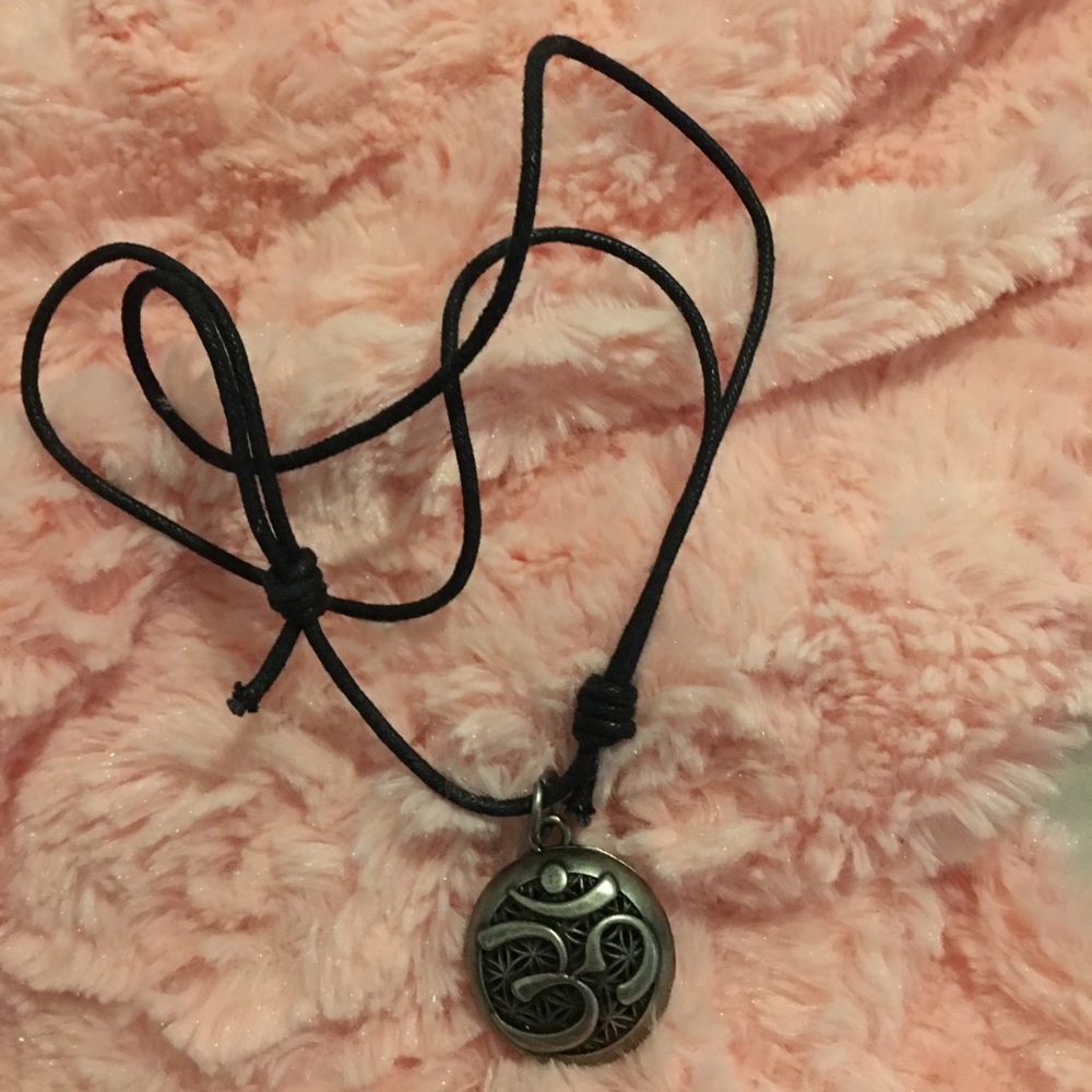 Aromatherapy necklace